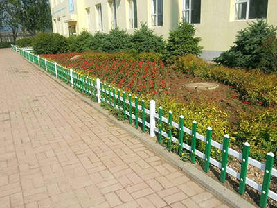 PVC草坪護(hù)欄圖片2