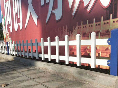 鋅鋼草坪護(hù)欄圖片1