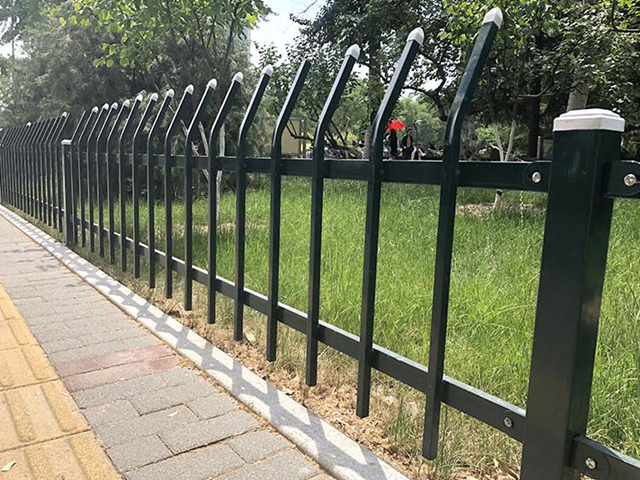 鋅鋼草坪護(hù)欄圖片5