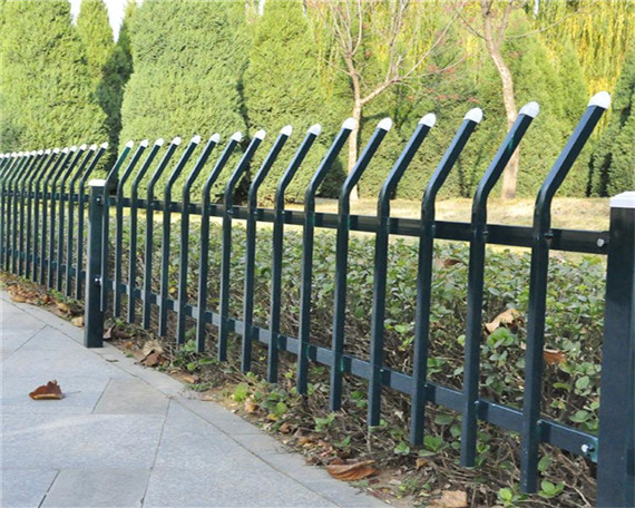 折彎草坪護(hù)欄